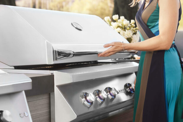 Twin Eagles Grill Hood Assist