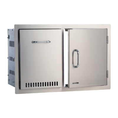 The Bull 32-inch Stainless Steel Access Door & Propane Drawer Combo is designed to bring both durability and functionality to your outdoor kitchen.
