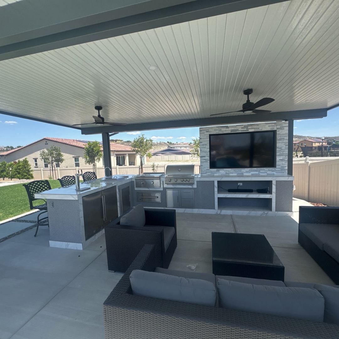 Custom Outdoor Kitchen In Riverside CA by Best of Bakcyard
