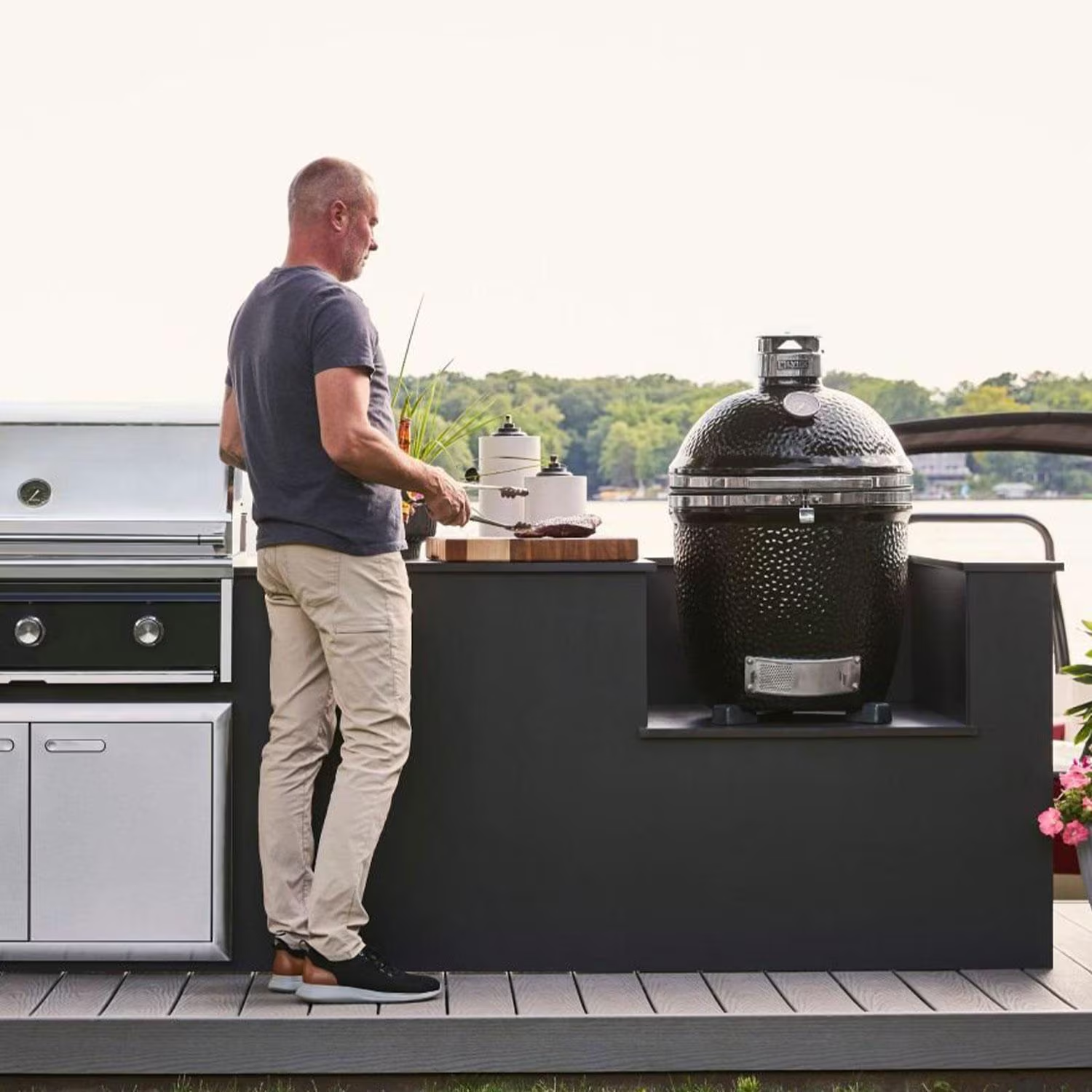 Lynx 18-Inch Built-In Ceramic Kamado Charcoal lifestyle