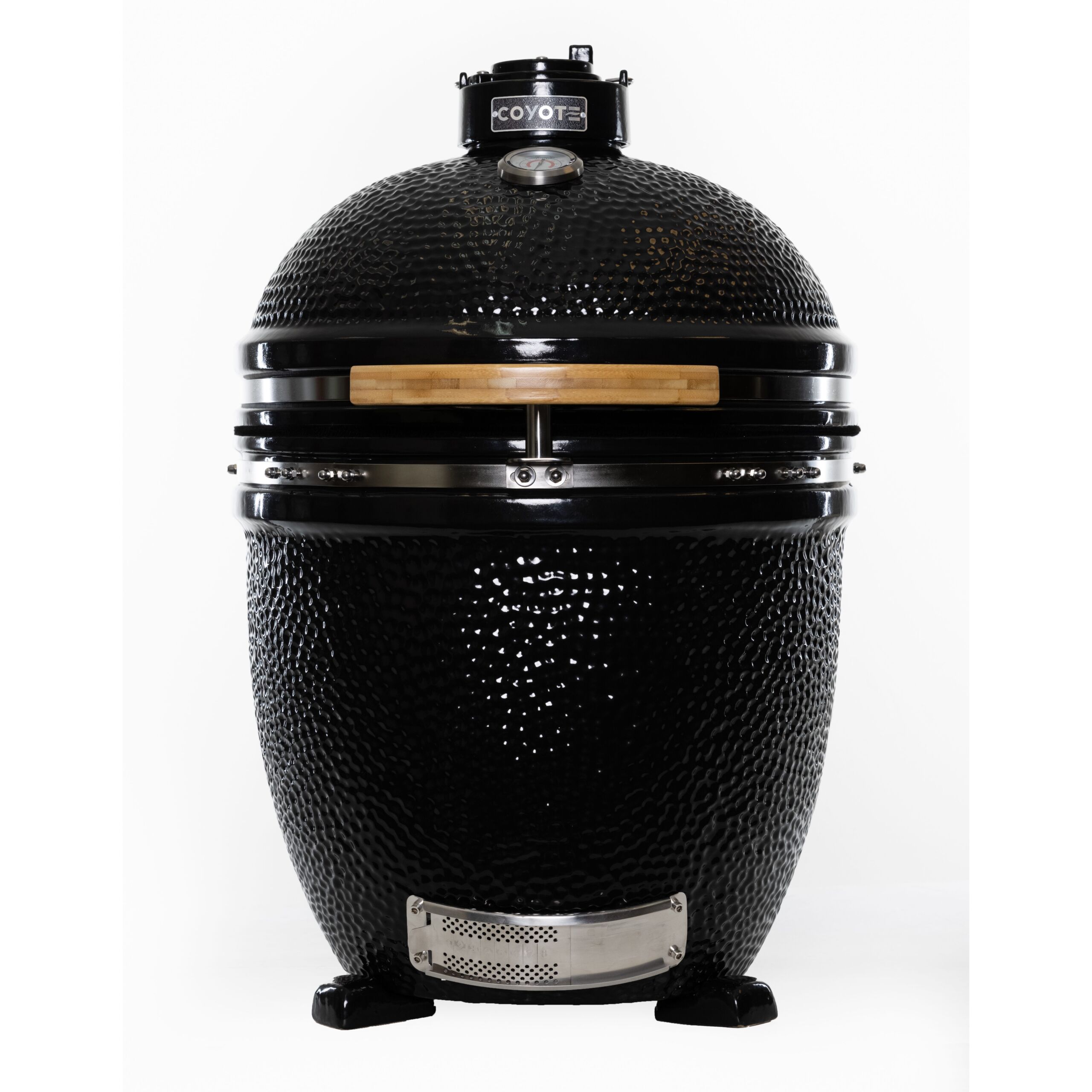 Coyote Asado kamado, lid closed