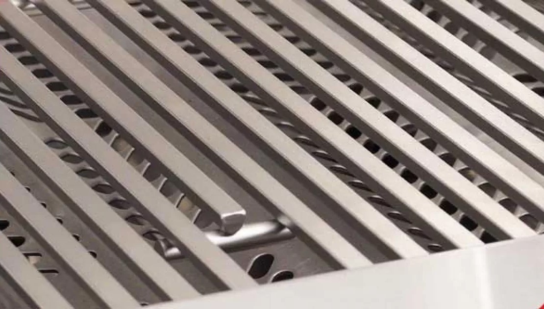 Diamond Sear cooking grids for perfect searing.