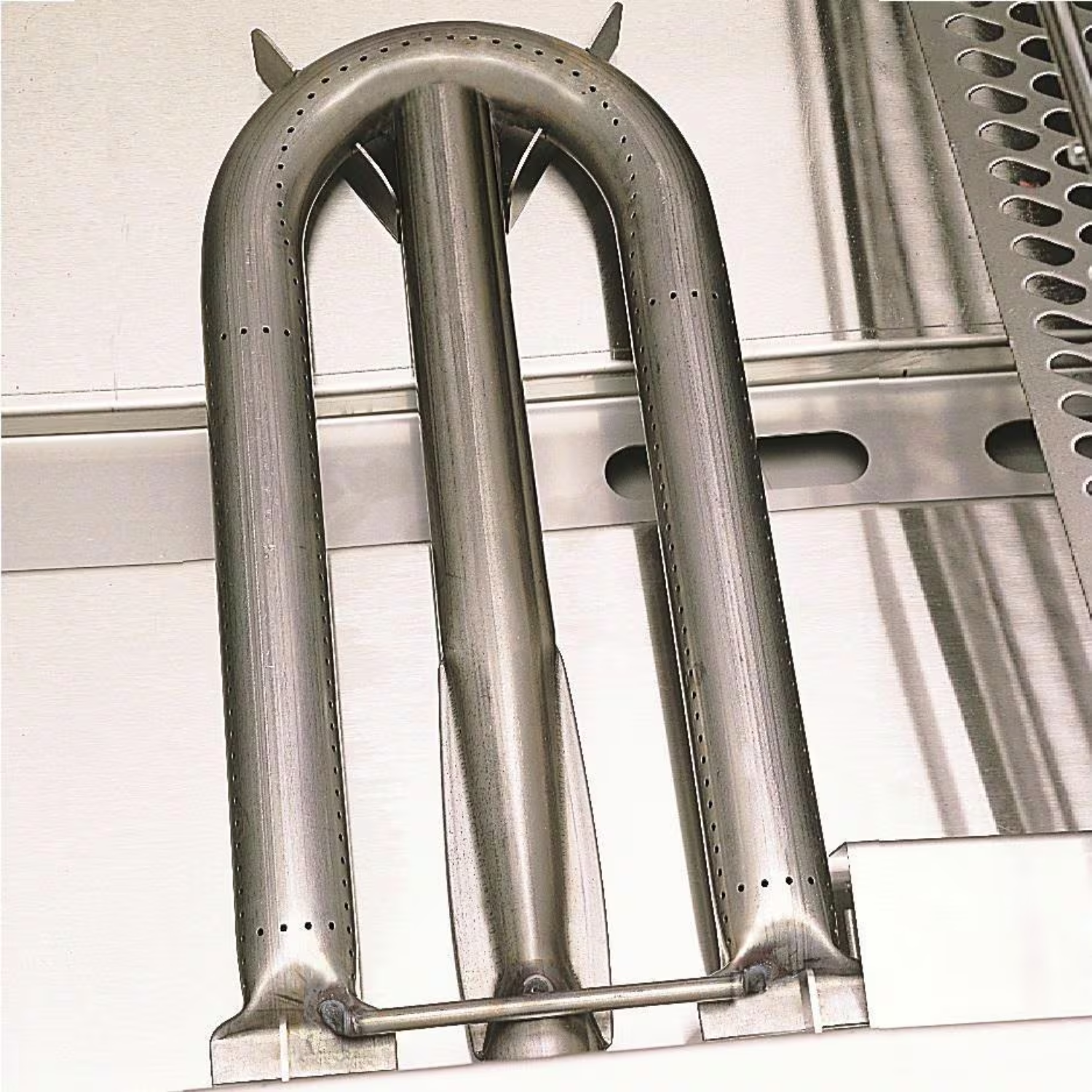 304 stainless steel burner for lasting performance.
