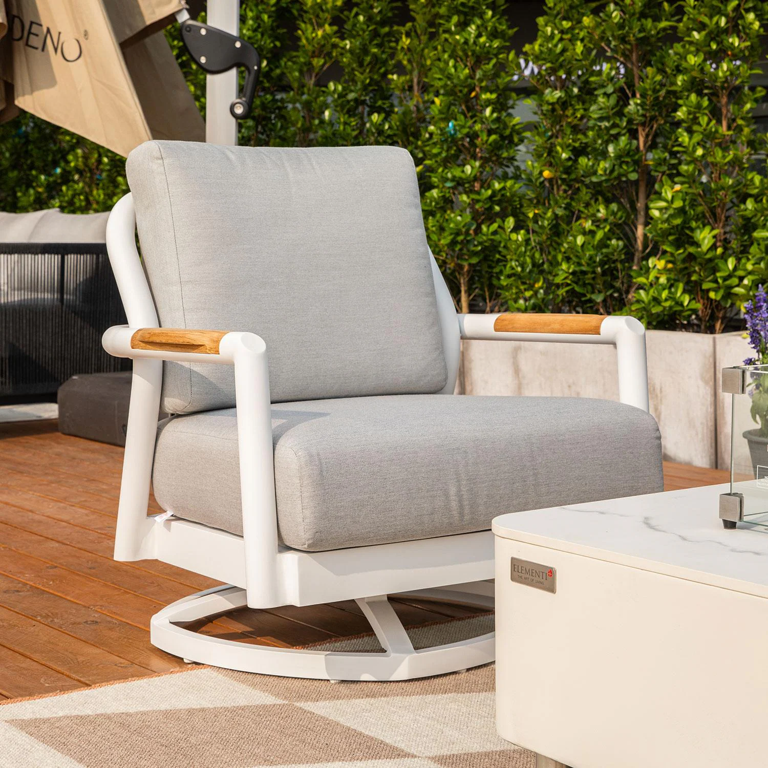 Elementi Santorini Outdoor Aluminum Swivel Club Chair w/ Sunbrella Cushions – OS-2501W